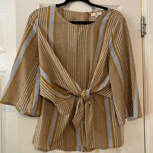 3/4 sleeve tie front blouse